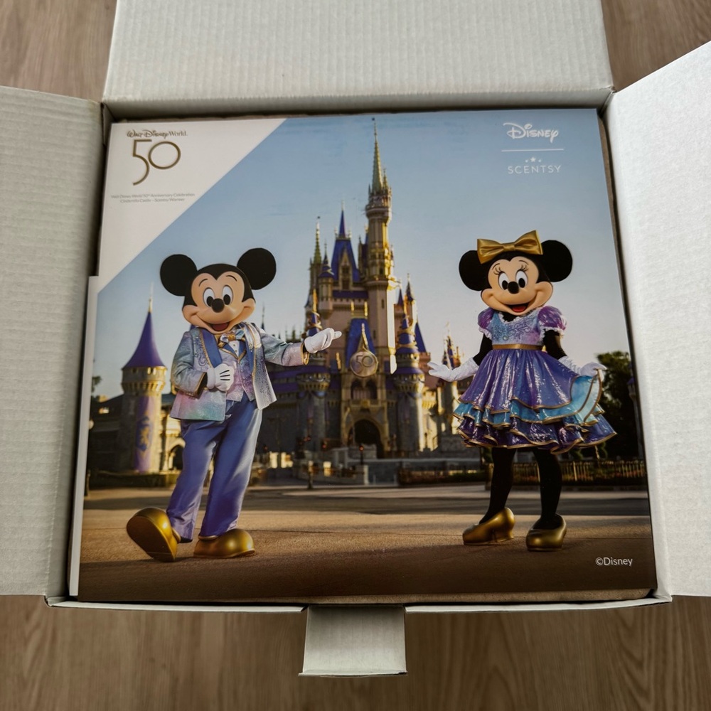 Scentsy Disney Castle candle wax melt Warmer 50th anniversary NEW - Picture 9 of 10